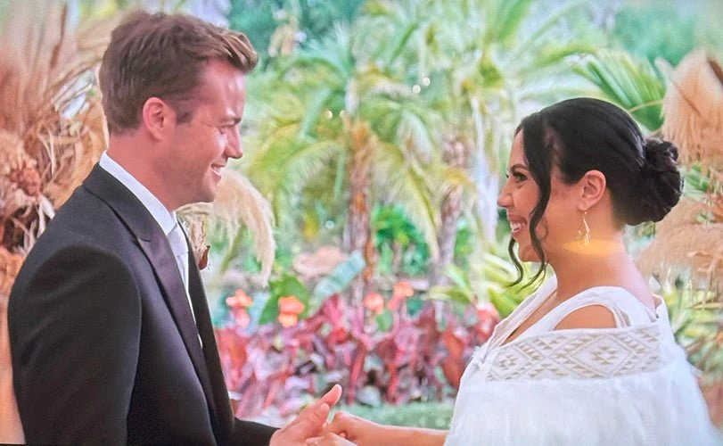 Beautiful Māori White Wedding Korowai Cape - Image 7