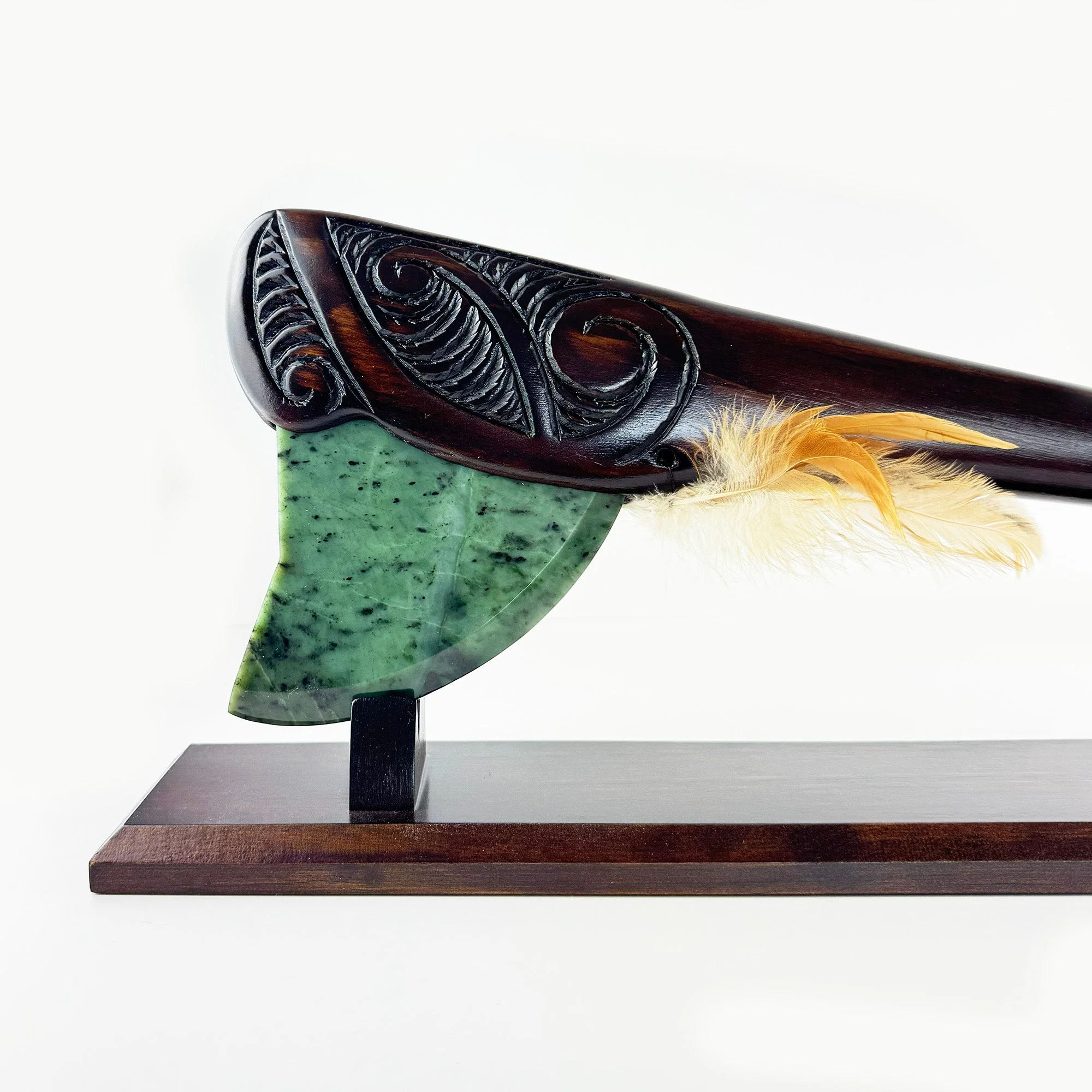 Large Maori Tewhatewha on Stand with Greenstone Blade - Image 10