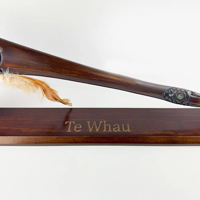 Large Maori Tewhatewha on Stand with Greenstone Blade - Image 8