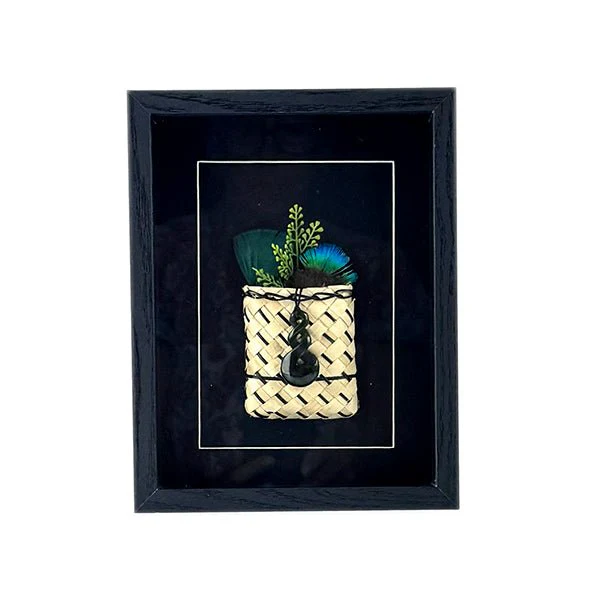NZ Māori Greenstone Double Twist Necklace in Shadow Box