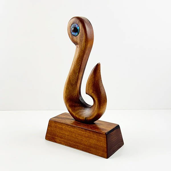 Simple NZ Maori Fish Hook Trophy - Image 2